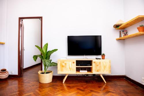 One-Bedroom Apartment image 7