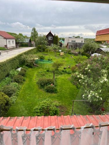 Градина, Kahri Home Accomodation in Валга
