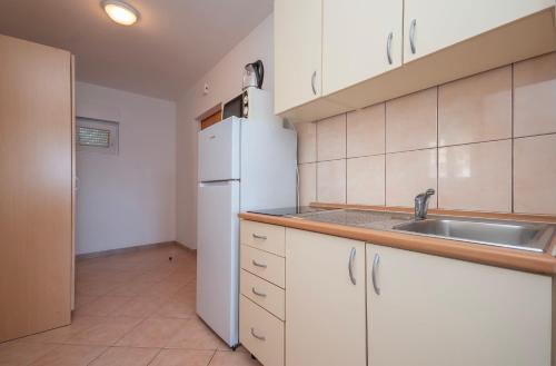 Two-Bedroom Apartment with Sea View image 10