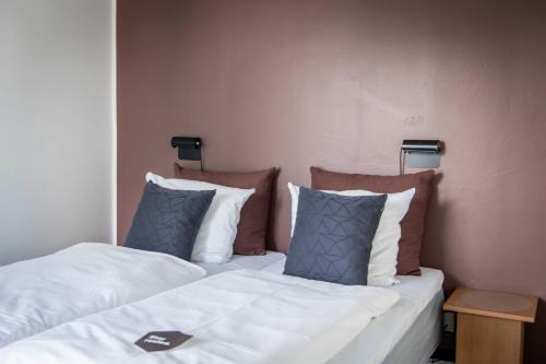 2 bedrooms, 2 beds