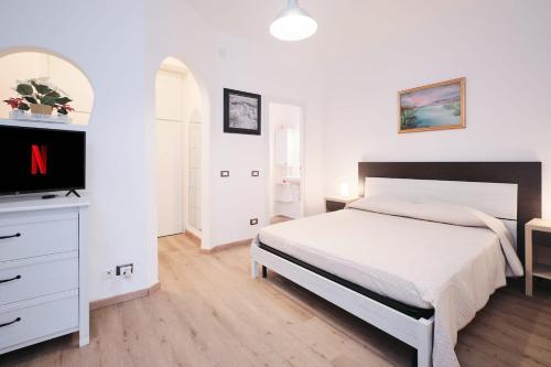 Tuscolana White Apartment, Rome