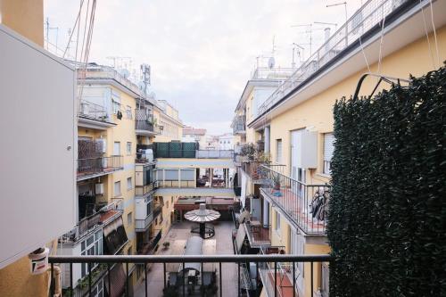 Tuscolana White Apartment, Рим (фото 2)