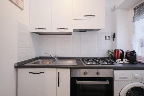 Tuscolana White Apartment, Рим (фото 3)