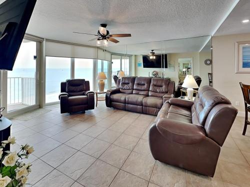 Shores Club 703