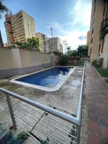 Swimming pool, Apartamento sambil valencia con agua de pozo y wifi de 500 mb in Naguanagua