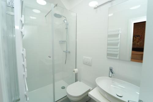 City harbour deluxe suites - image 4