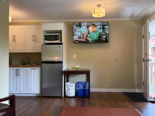 Pioneer Inn by the River in พอร์ตฮาร์ดี (BC)