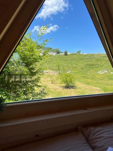 Grlo Sokolovo A-Frame Cottage - Mountain Retreat near Podgorica in Korita