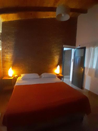 1 queen bed, 2 twin beds, 2 bunk beds