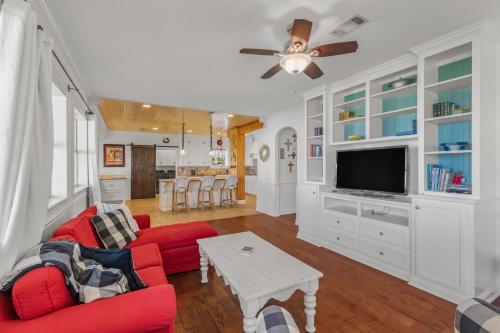 Waterfront 3 Bedroom Home in Carlyss (LA)