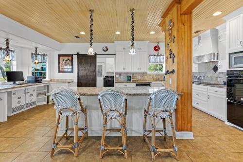 Waterfront 3 Bedroom Home in Carlyss (LA)
