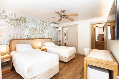 2 double beds, 2 twin beds