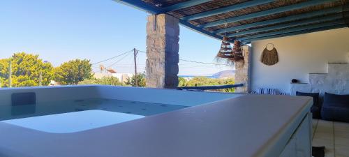 Island Magic - Seaview Villa with Jacuzzi Pool, Ambelas (fotografie 11)