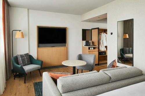 room detail thumbnail 1