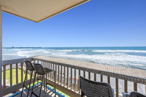 D18 - Bradley Beachfront - image 3