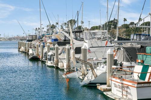 D18 - Bradley Beachfront - image 7