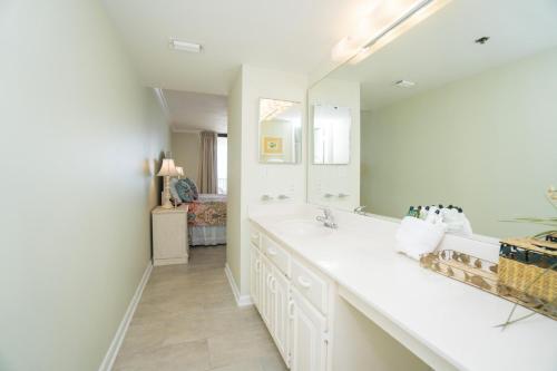 Phoenix East Unit 607 - image 2
