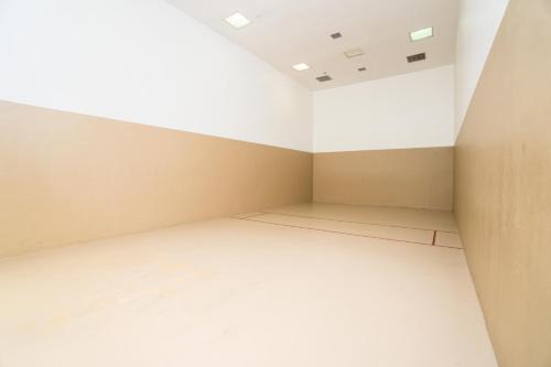 Phoenix East Unit 607 - image 7
