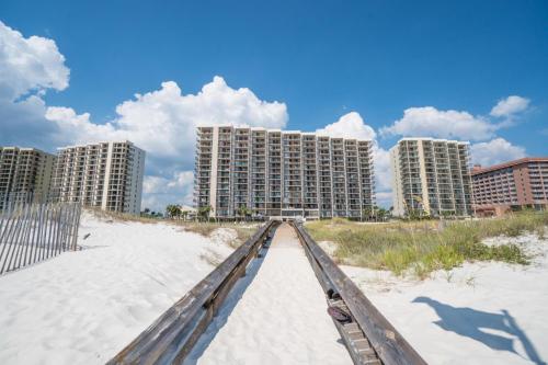 Phoenix East Unit 607 - image 3