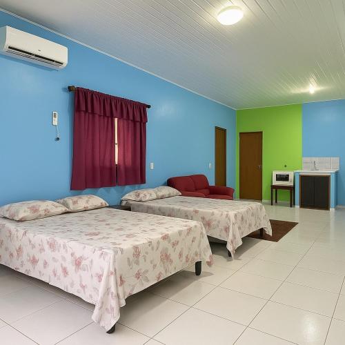 1 double bed, 3 twin beds