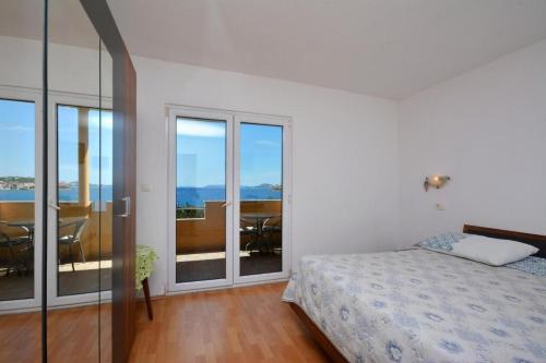 Two-Bedroom Apartment with Balcony and Sea View image 10