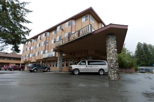 Frontier Suites Hotel in Juneau - 출입구