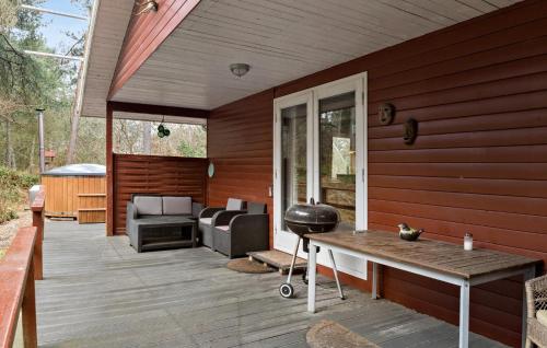 Exterior view, 5 Bedroom Nice Home In Hadsund in Hadsund