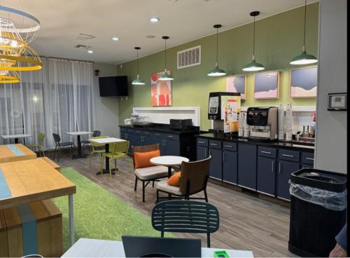 Sleep Inn & Suites Fort Stockton - image 9
