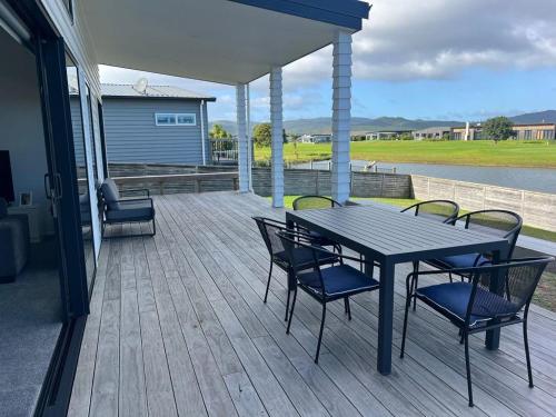 Hosts on the Coast Lake View, Matarangi (foto 5)