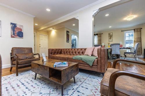 Extremely Spacious Home 10 Mins to The Encore in 梅德福