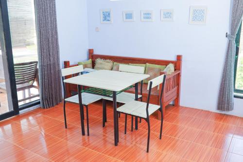 Banyu Surf Homestay Gerupuk - Keruak