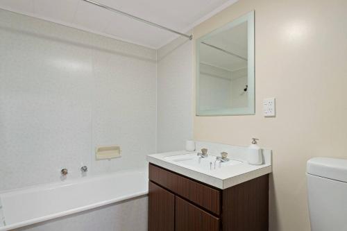 Four-Bedroom House image 9