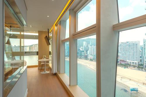Hotel Marine view Room Type - Large Twin Room