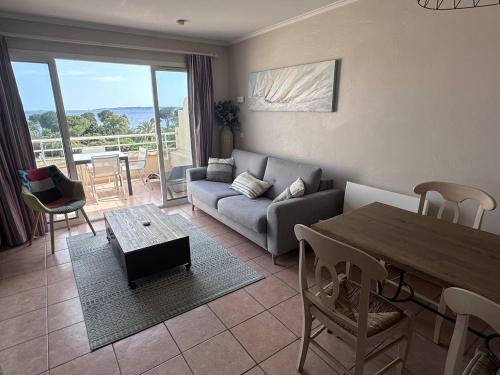Apartment room in Appartement T2 avec terrasse et parking à deux pas de la mer aux Issambres - FR-1-768-122