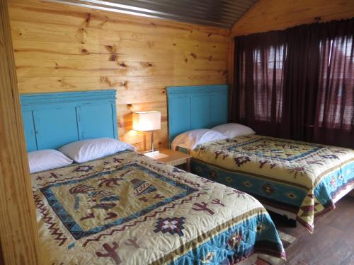 All Tucked Inn Cabins in Stockdale (TX)