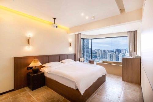 Deluxe Double Room with Side Sea View image 5