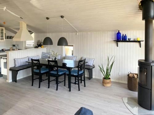 Exterior view, Cozy Summer House With 100 Meters To The Sea in Hejsager