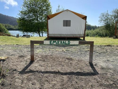 Emerald - Glamping tent in Klamath