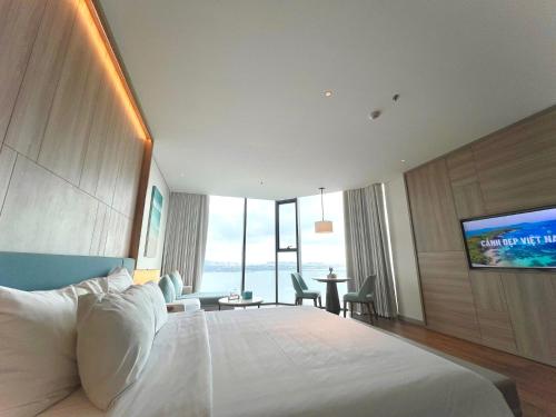 Studio with Sea View image 9