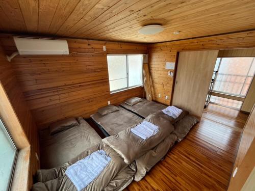 閑静な立地 繁華街とコンビニ バス停徒歩圏内 奄美 Guest House iroha 1日1組 2025年5月 Open Quiet Location Near Downtown One Group Per Day