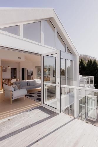 Beachfront Estate with Tennis Court in Lauderdale