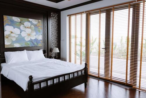 One-Bedroom Villa image 8