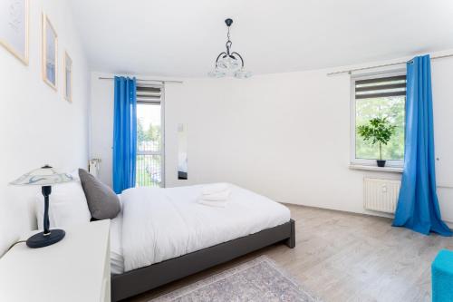 Osiedle Oświecenia Comfort Apartment by BookingHost, Cracovie