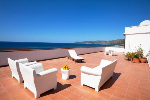 Balkons/terase, Hotel La Playa in Pollika