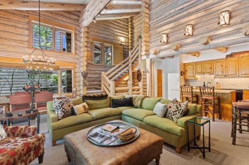 Pine Inn At Trail's End Lodge - Three Bedroom Residence With Spa #2