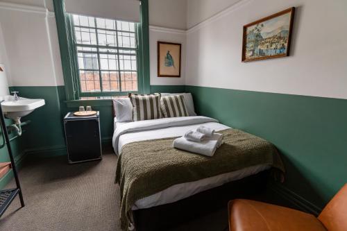 room detail thumbnail 0