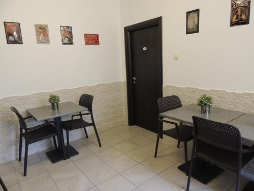 Vis A Vis Studio - image 2