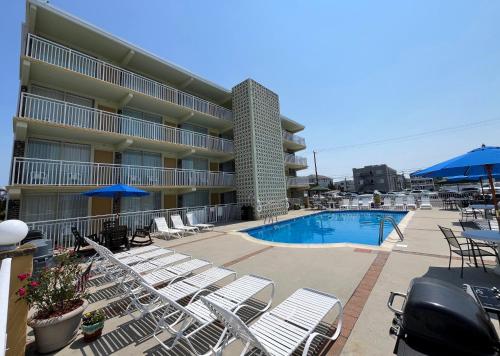 Landmark Motel - image 10