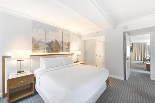 Capital Hilton - image 8