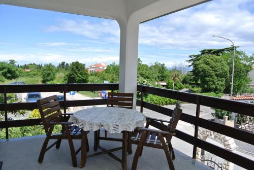 One-Bedroom Apartment with Balcony